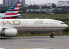 Airbus A340-541, A6-EHD, da Etihad. (19/12/2013)