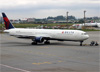 Boeing 767-432ER, N829MH, da Delta. (19/12/2013)