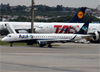 Embraer 195AR, PR-AXI, da Azul. (19/12/2013)