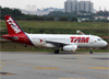 Airbus A319-132, PR-MAL, da TAM. (19/12/2013)