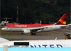 Airbus A320-214, PR-AVR, da Avianca Brasil. (19/12/2013)