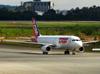 Airbus A320-214, PR-MHM, da TAM. (21/04/2013)