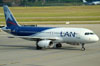 Airbus A320-233, LV-CKV, da LAN Argentina. (22/03/2012)