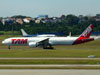 Boeing 777-32WER, PT-MUD, da TAM. (22/03/2012)