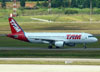 Airbus A320-214, PR-MYK, da TAM. (22/03/2012)