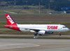 Airbus A320-232, PR-MBX, da TAM. (26/07/2012)