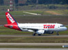 Airbus A319-132, PT-TMG, da TAM. (26/07/2012)
