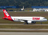 Airbus A320-214, PR-MYH, da TAM. (26/07/2012)