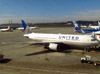 Boeing 767-224ER, N69154, da United. (26/07/2012)