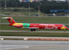 McDonnell Douglas MD-83, OY-RUE, da Danish Air Transport, taxiando no aeroporto e Cumbica, em Guarulhos (SP). (29/05/2014)