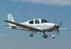 Cirrus SR-22 GTS G3, N928SR, realizando uma passagem rasante. (15/07/2007)