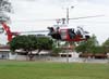 Helibrs AS-350B2, Esquilo, PP-EOS, guia 4, da Polcia Militar do Estado de So Paulo, pilotado pelo comandante Mantovani, pousando no estdio Rui Barbosa, em So Carlos. (29/09/2006)