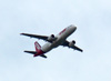 Airbus A320-214, PR-MHQ, da TAM sobrevoando So Carlos. (13/04/2012)