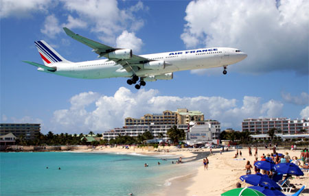 ST. MAARTEN TOURIST BUREAU