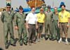 Da esquerda para a direita, Coronel Alfarone, Comandante do GSB da Base Aérea de Campo Grande/MS; Coronel Ballatore, Comandante da Base Aérea de Campo Grande/MS; Prefeito de Piracicaba, Barjas Negri; Pousa Neto, do GAFAB; Coronel Neves Neto, líder do EDA (Esquadrilha da Fumaça); Coronel Cuin, do 2°/10° Grupo de Aviação, Esquadrão Pelicano; e Alex Gama, do GAFAB. Foto: GAFAB (02/09/2007)