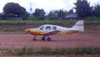 Beagle B-121 Pup 150 series 2, PT-JZV, do Brigadeiro Fernando Cesar, no momento do pouso. (02/2000)