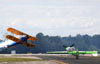 Boeing PT-17 Kaydet (A75N1), N49739, de John Mohr, e MX2, N716GW, de Gary Ward. (09/04/2013) Foto: Celia Passerani.