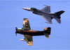 Lockheed Martin F-16C Fighting Falcon, 93-0540, a USAF (acima) e Douglas AD-6 Skyraider, N39606. (03/04/2019)