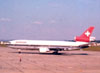 Douglas DC-10 da Swissair estacionado no ptio em 1984. Foto: Valdemar Zanette.